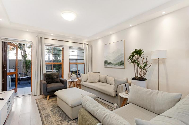 To Let 2 Bedroom Property for Rent in Sea Point Western Cape